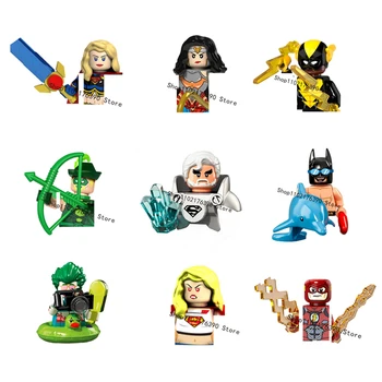 Градивните елементи на Батман, Супергерл, Жокера, тухли, играчка, Флаш-Робин, статуетка Бэйна, кукла с глиняным лице, детски коледен подарък