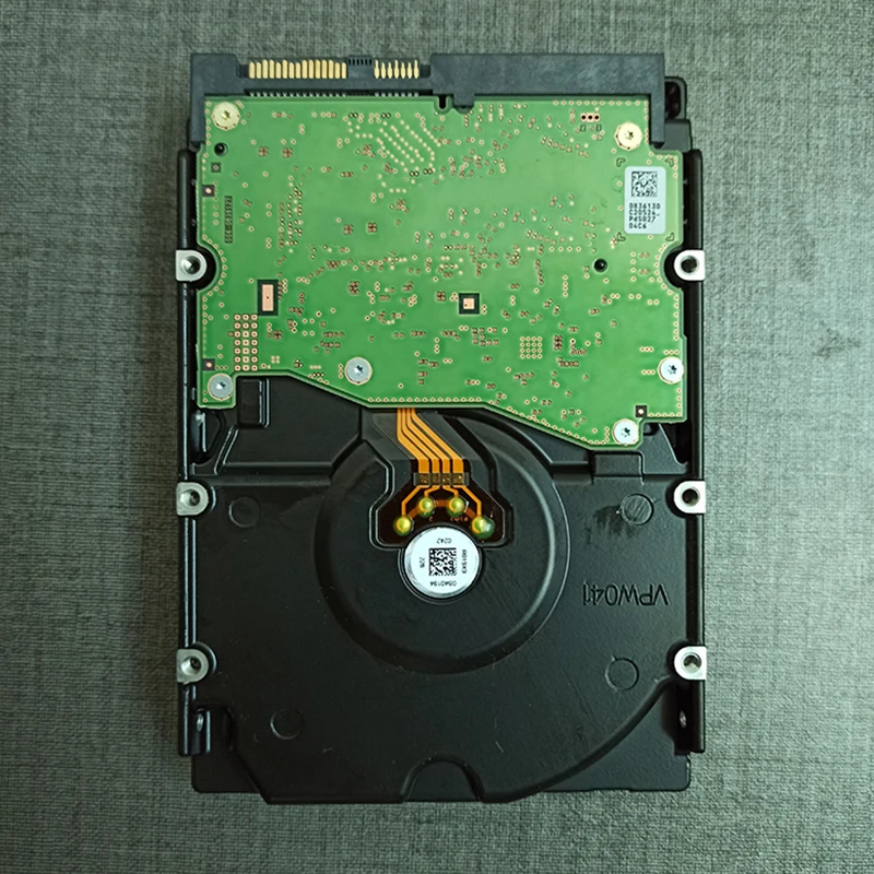 За корпоративен твърд диск WD HC320 HUS728T8TAL5200 8T 3.5 7.2 K SAS 12GB